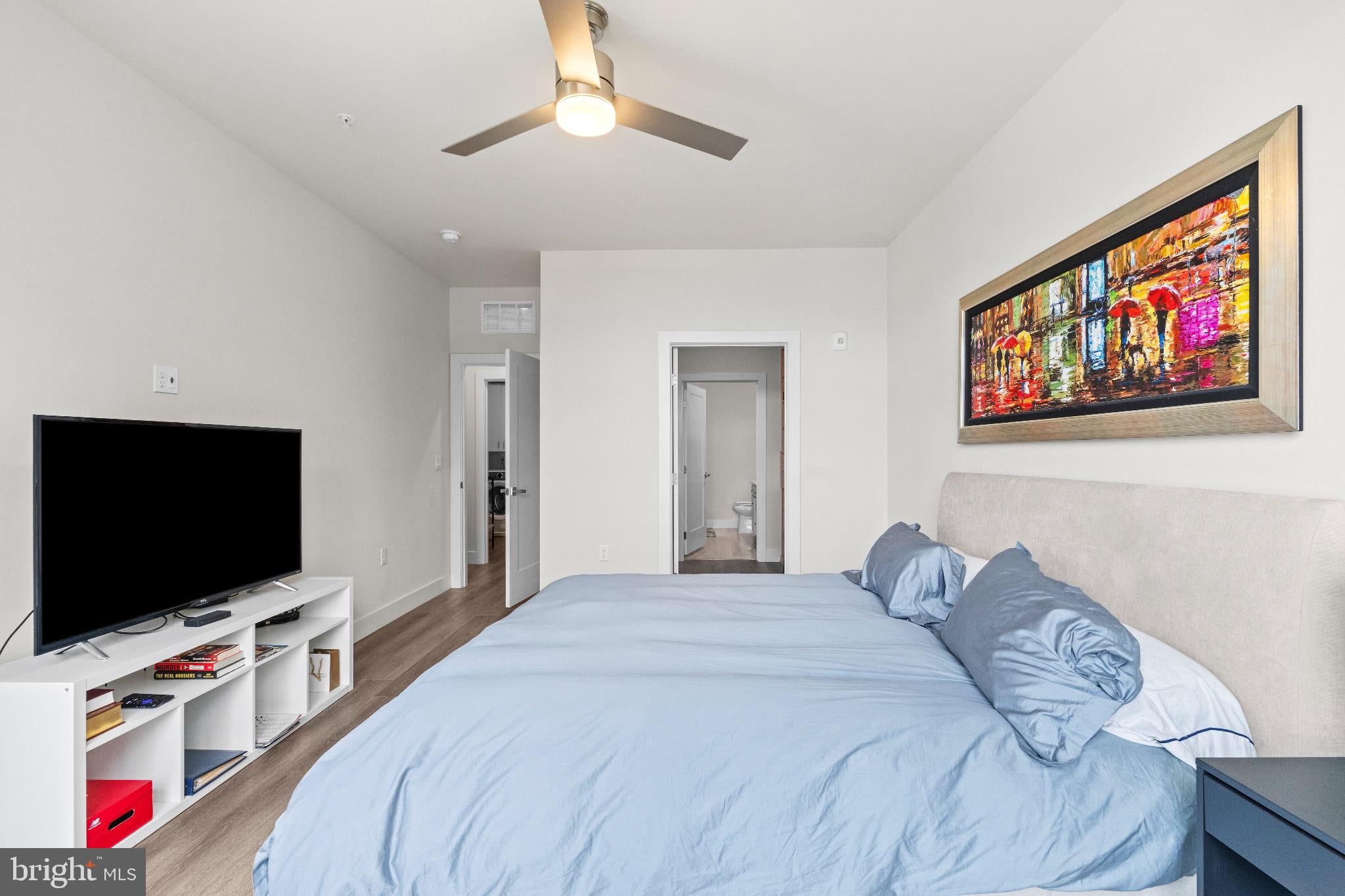 1761 OLD MEADOW ROAD 215