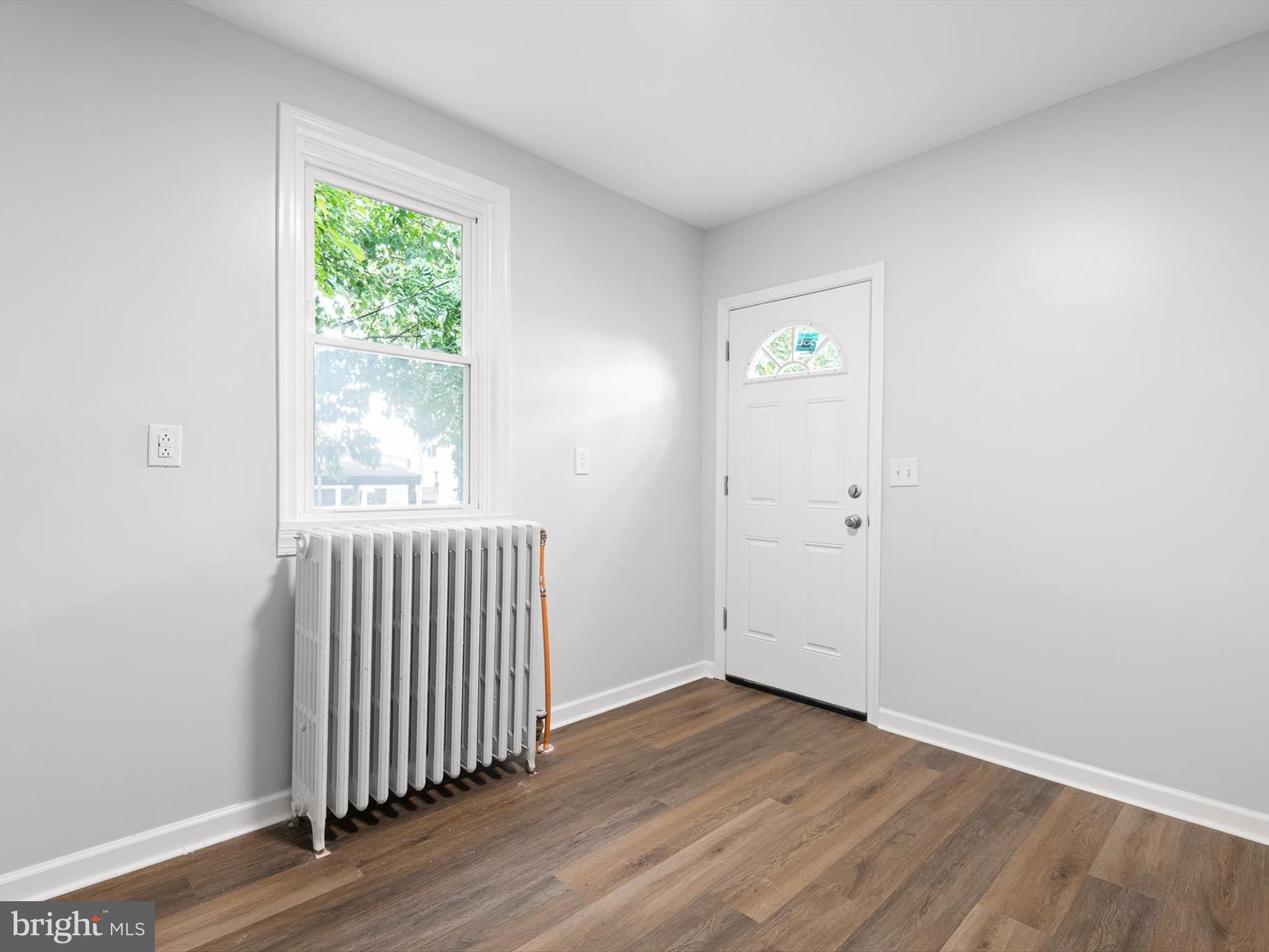 1228 LINDEN STREET