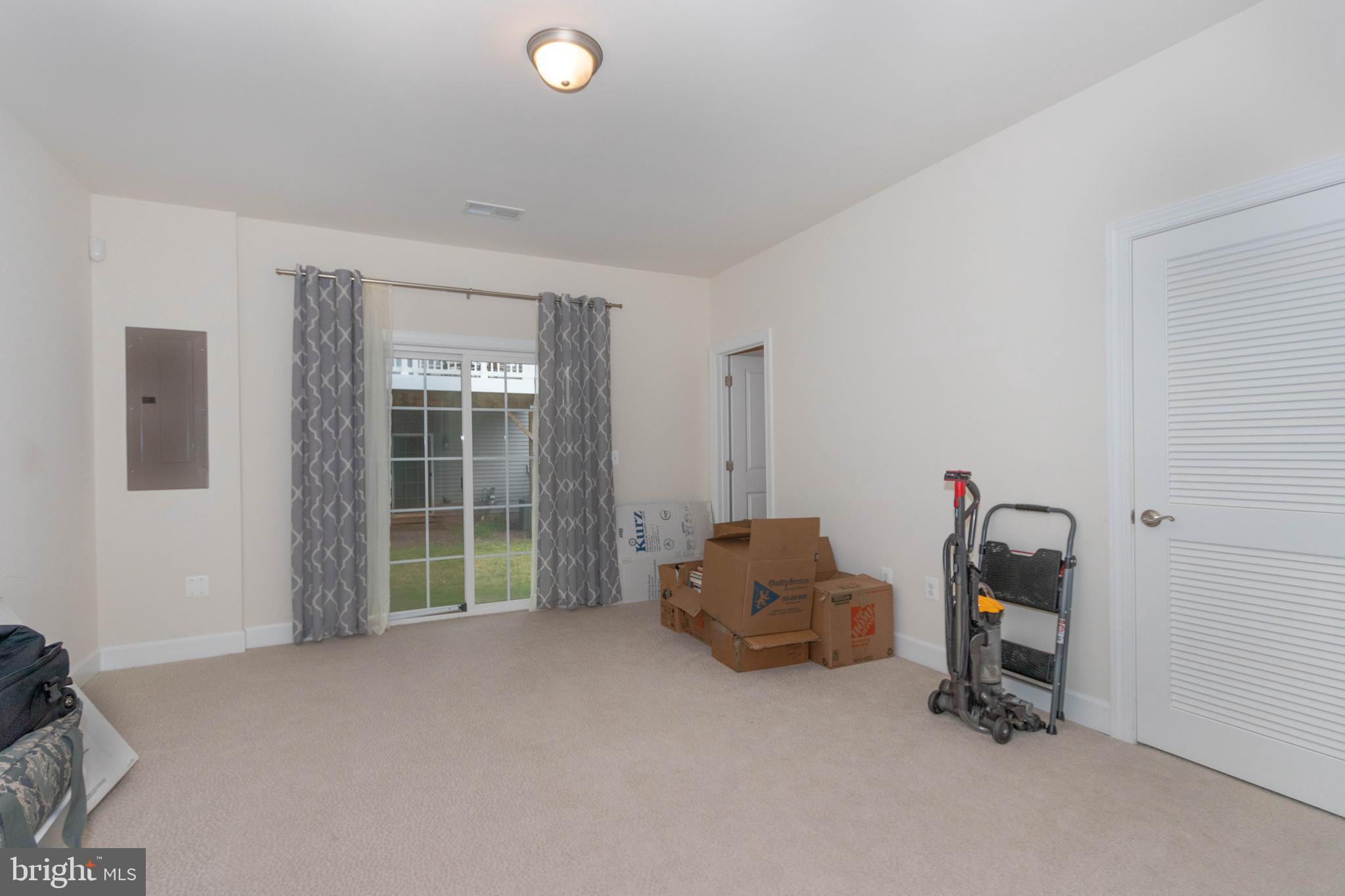 HAYMARKET CROSSING - Residential Lease