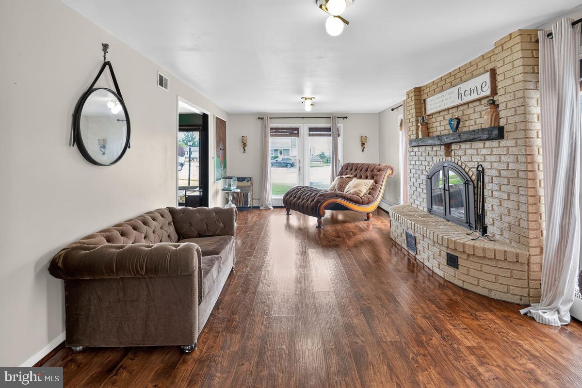 2 PALO COURT