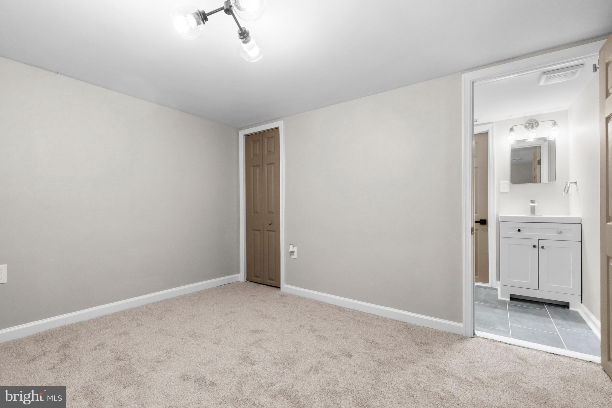 MONDAWMIN - Residential