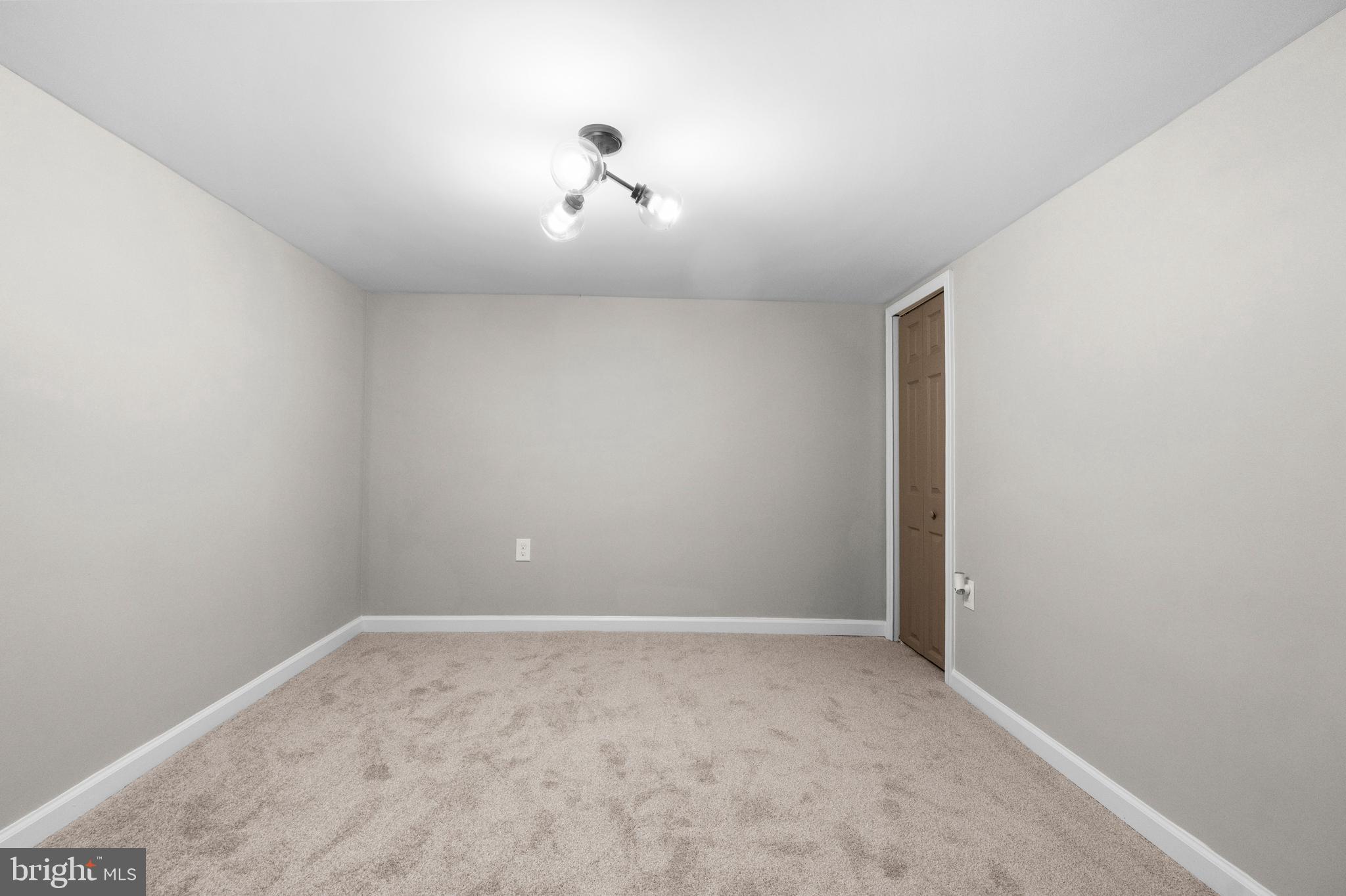 MONDAWMIN - Residential