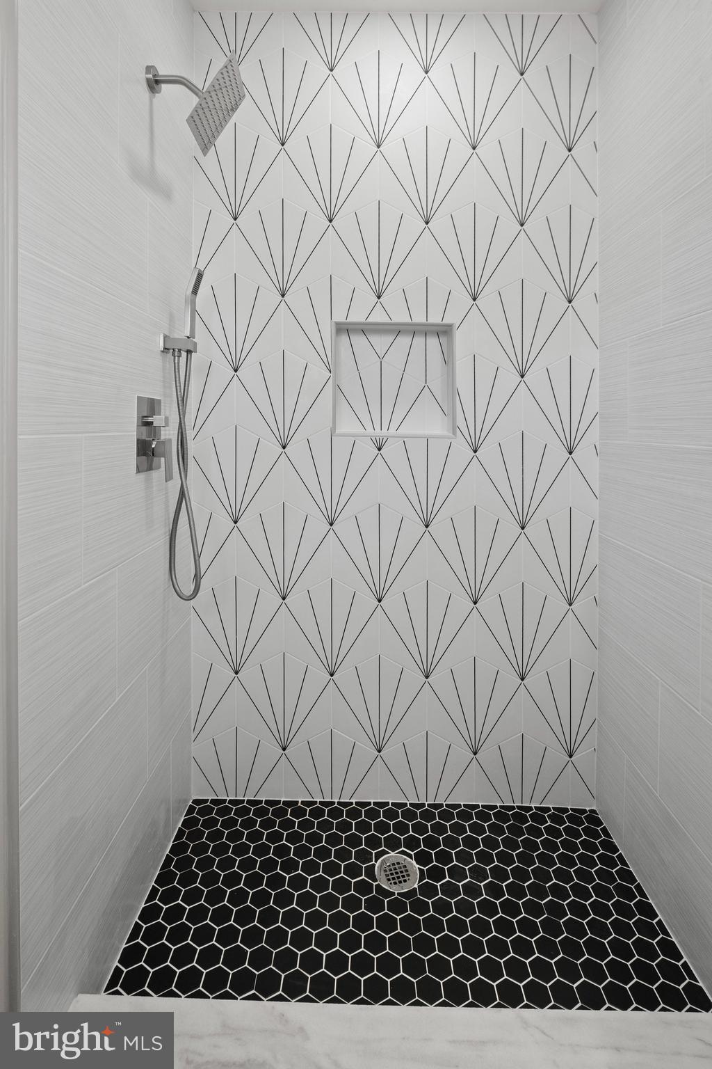 MONDAWMIN - Residential