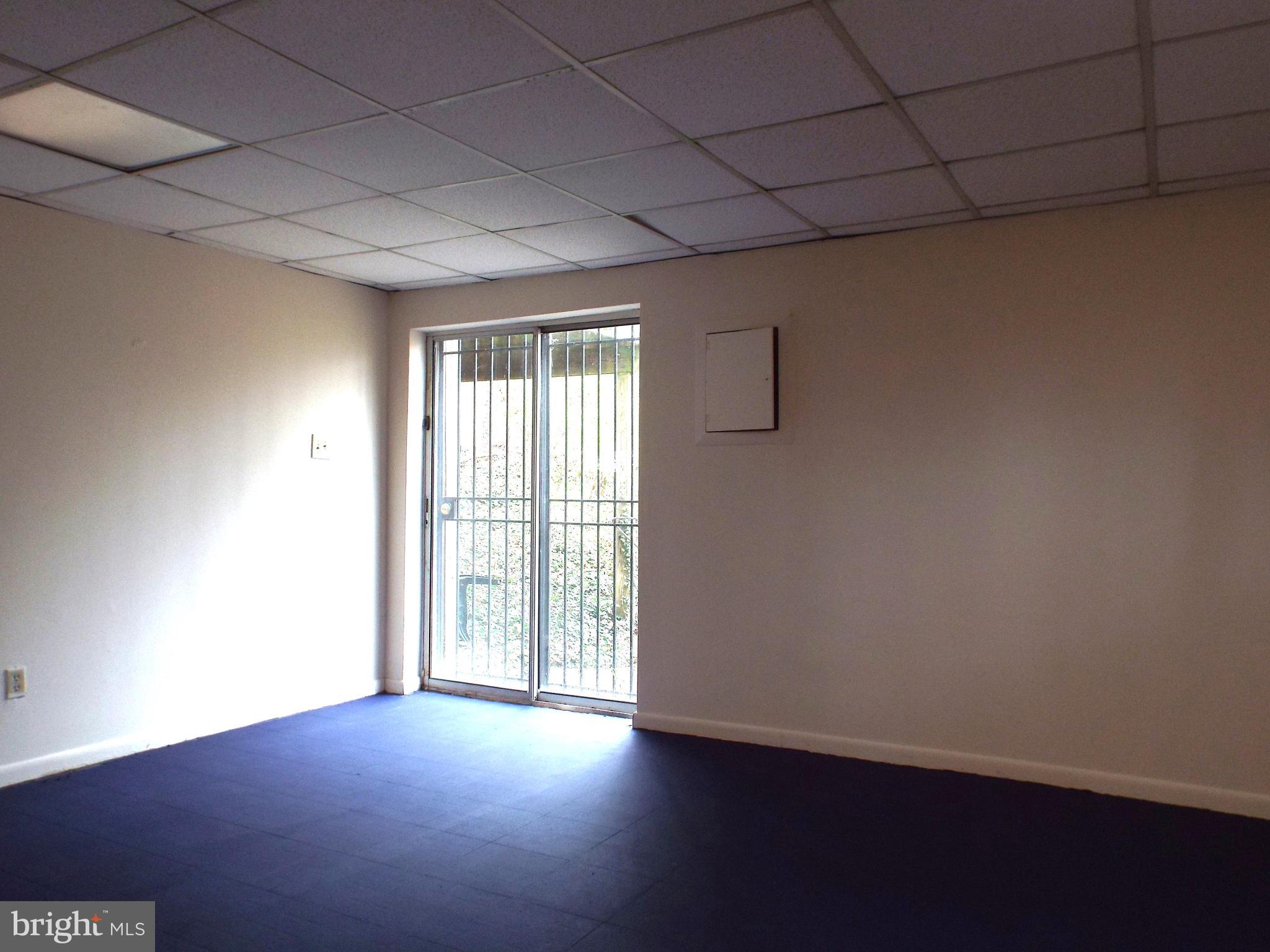 ROLLINSDALE - Residential Lease