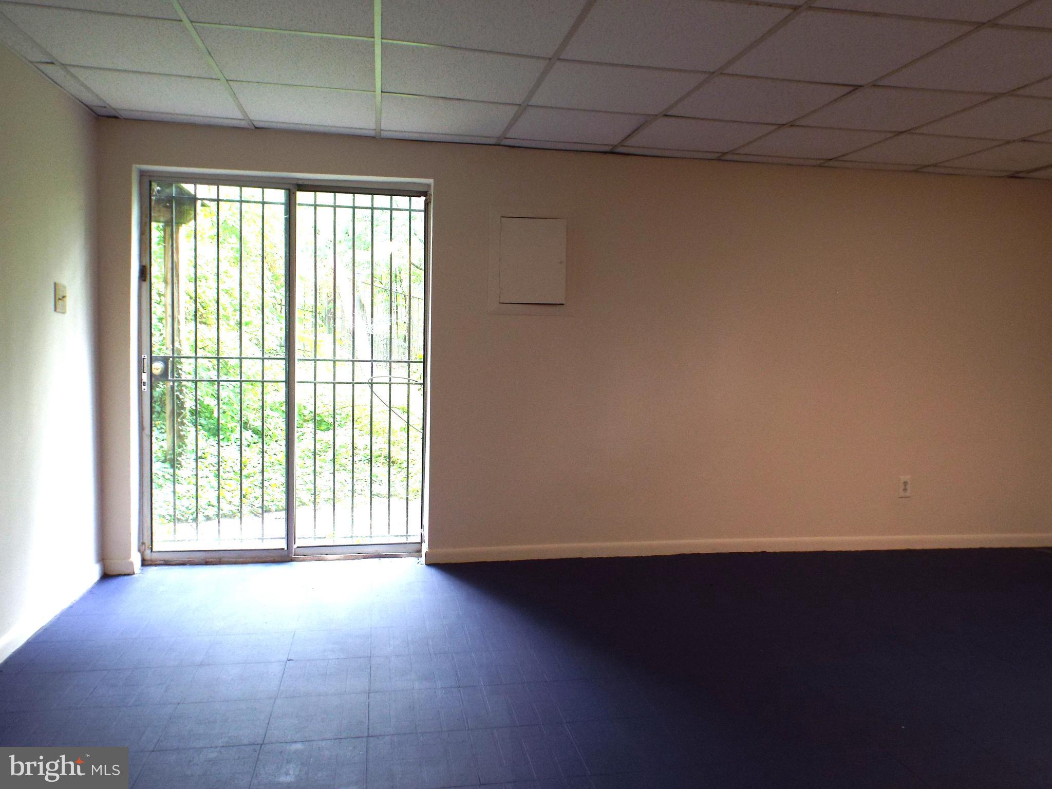 ROLLINSDALE - Residential Lease