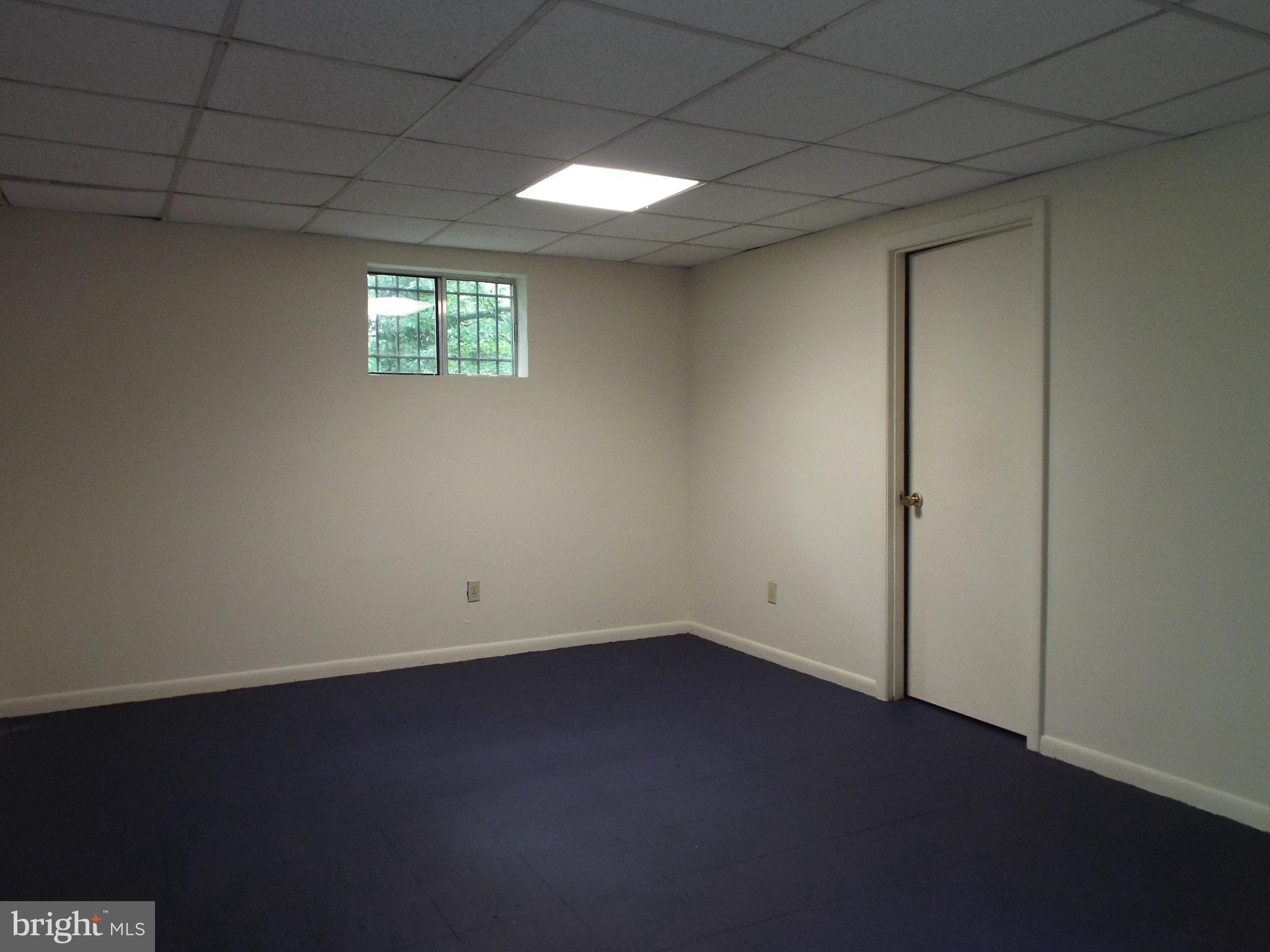 ROLLINSDALE - Residential Lease