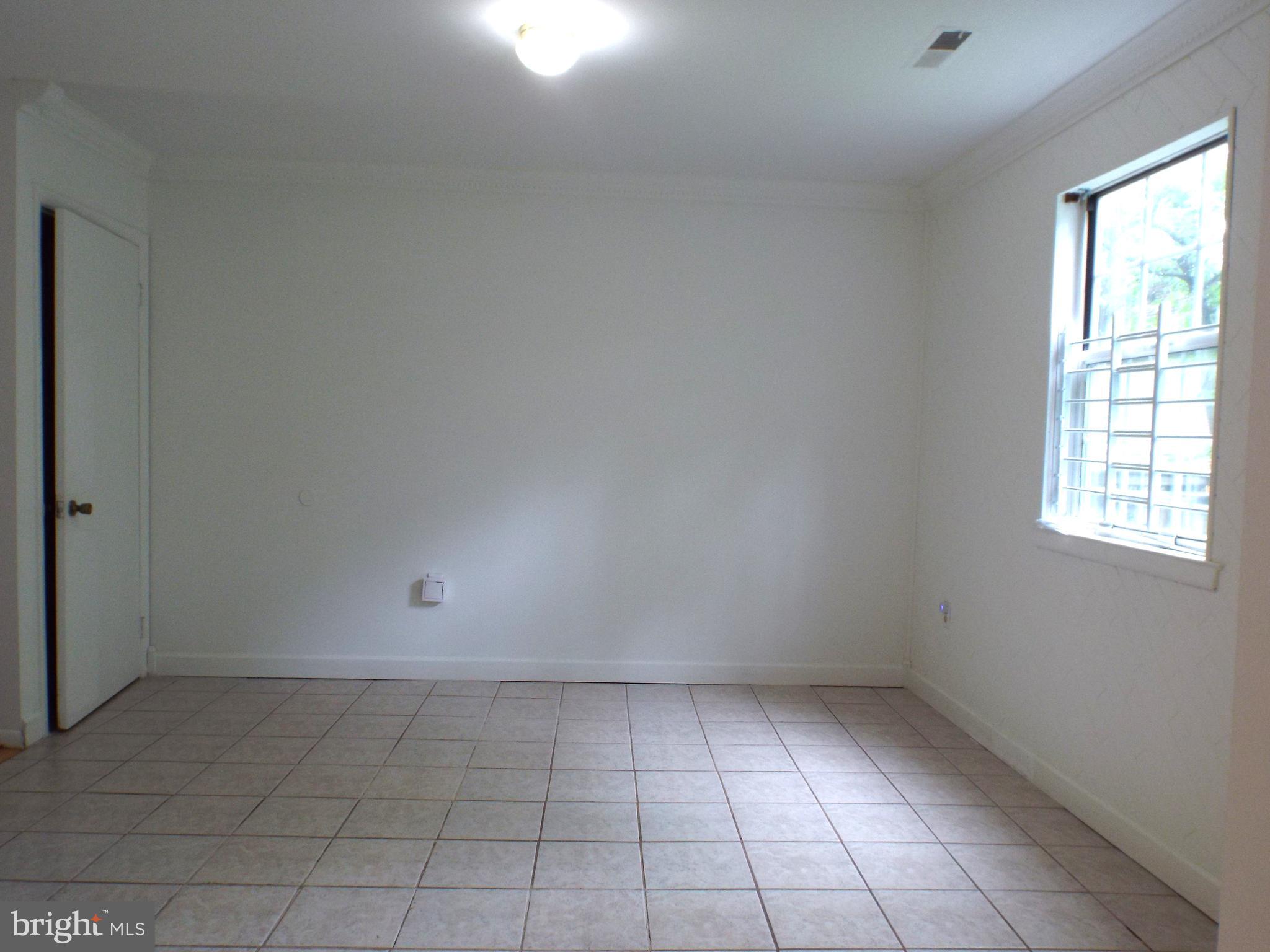 ROLLINSDALE - Residential Lease