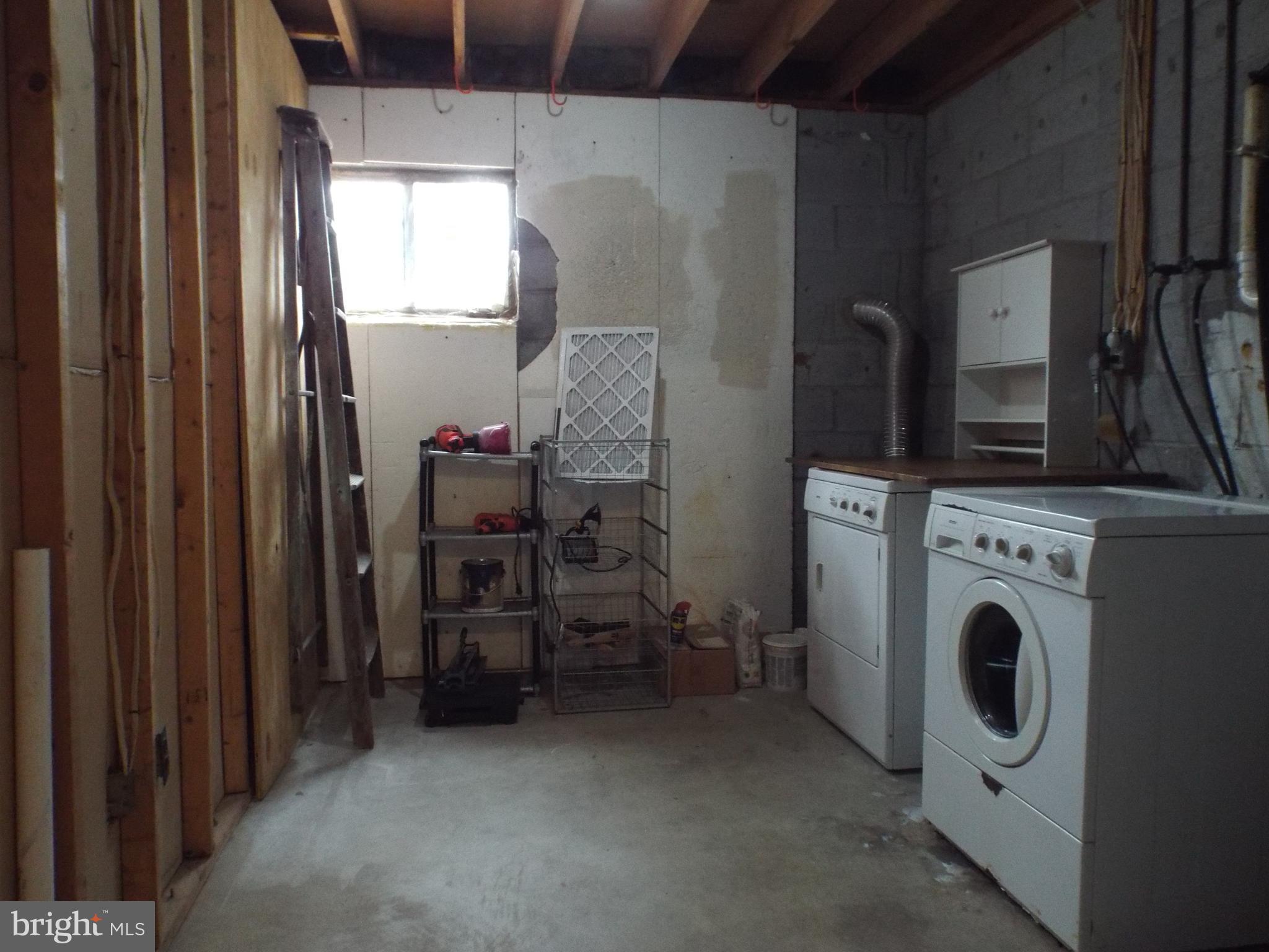 ROLLINSDALE - Residential Lease