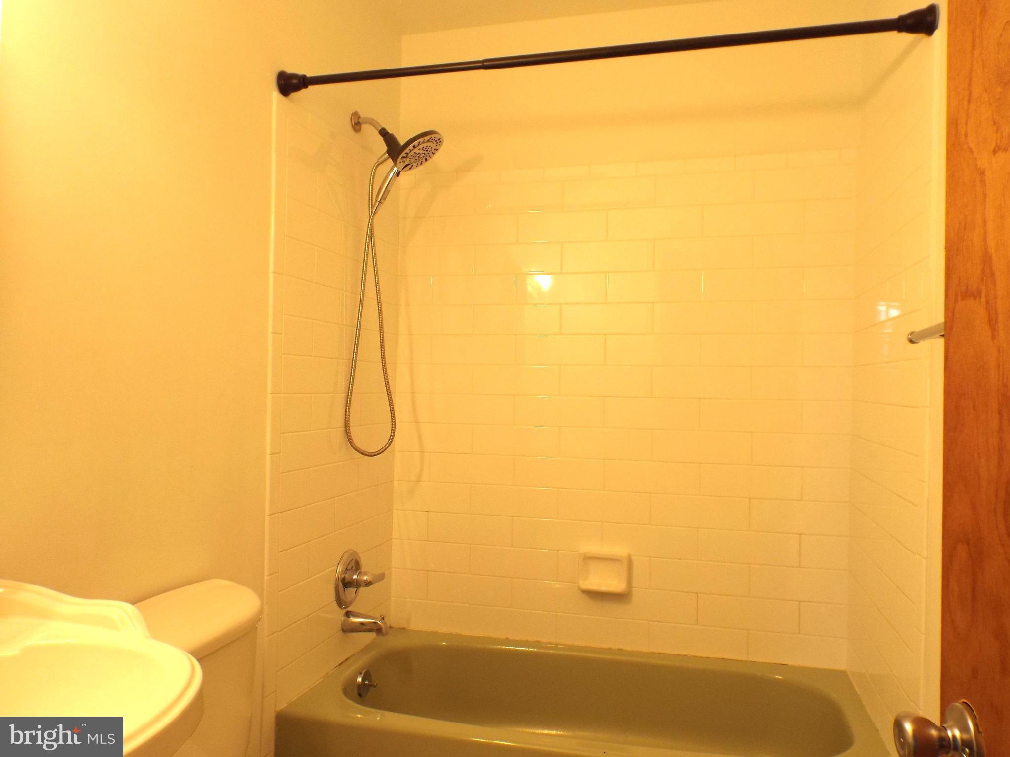 ROLLINSDALE - Residential Lease