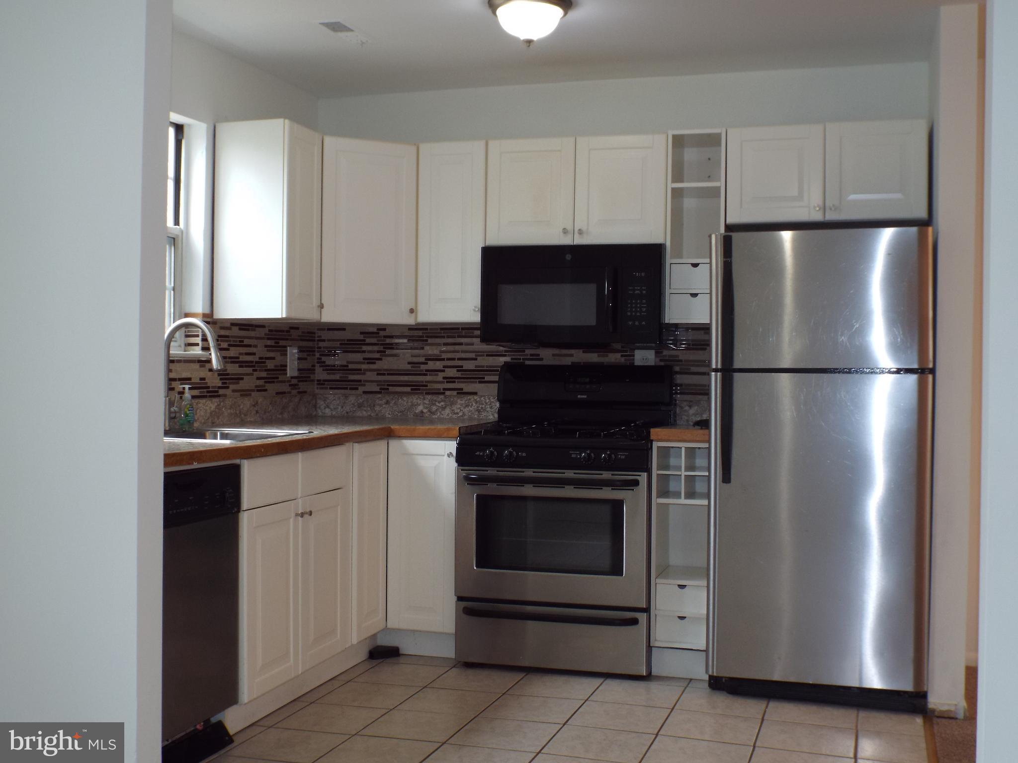 ROLLINSDALE - Residential Lease