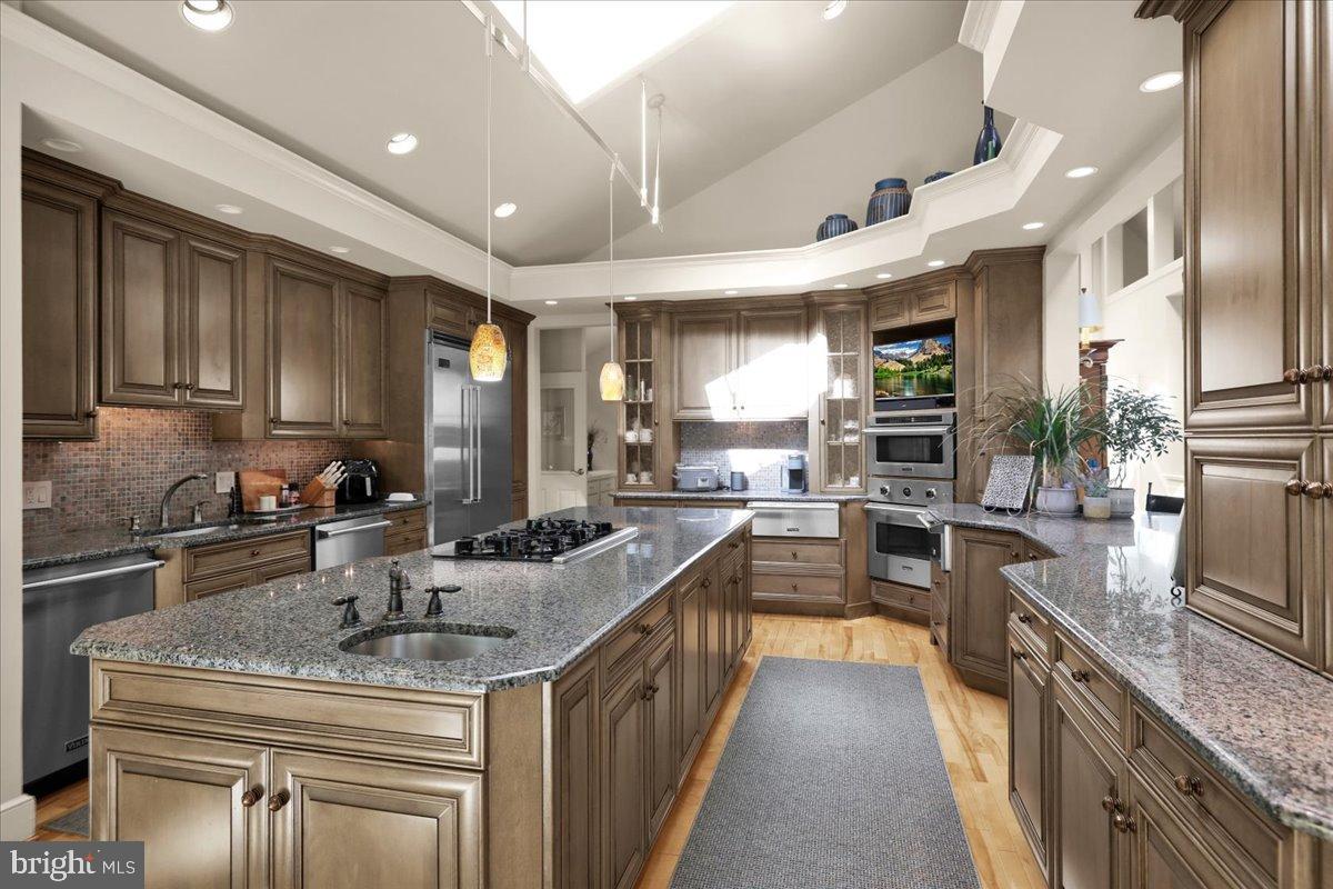 HESSIAN PINES - Residential