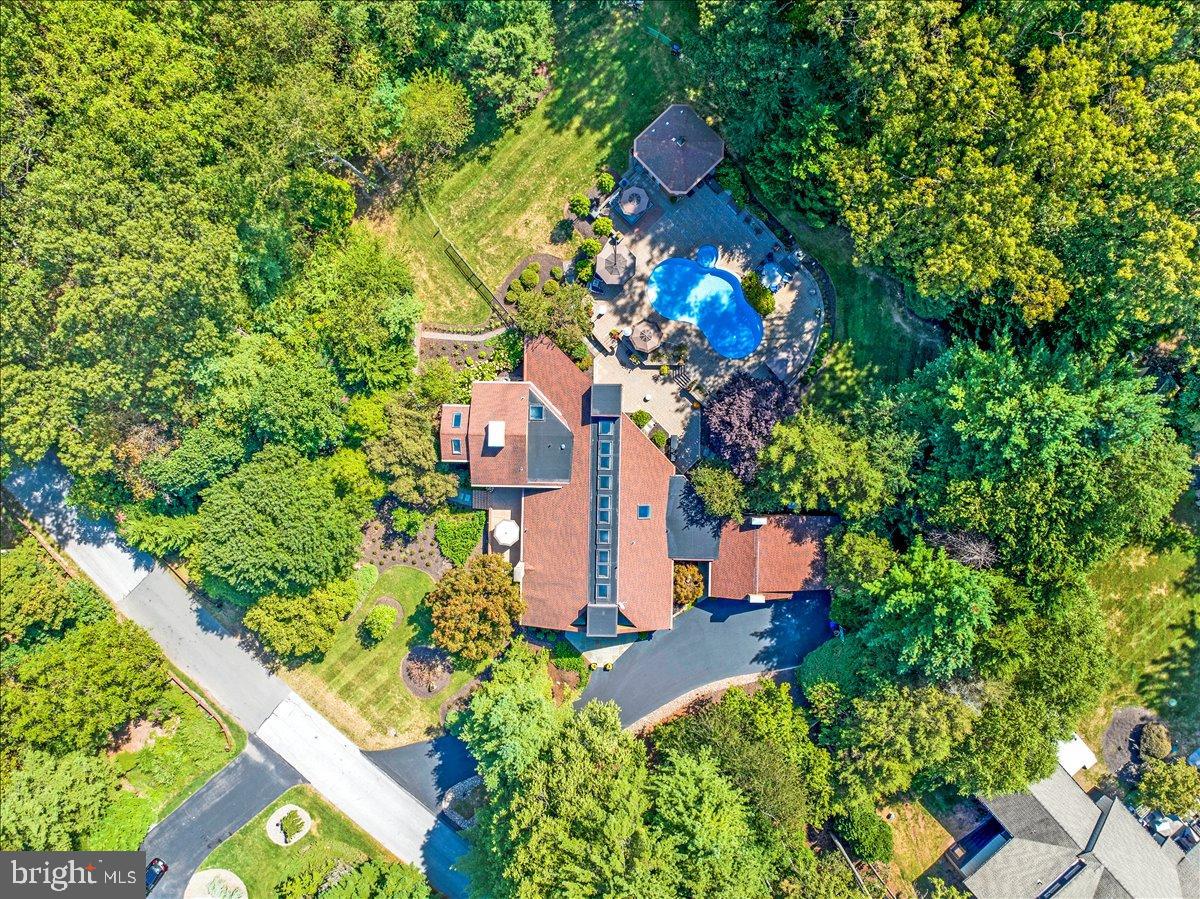 HESSIAN PINES - Residential