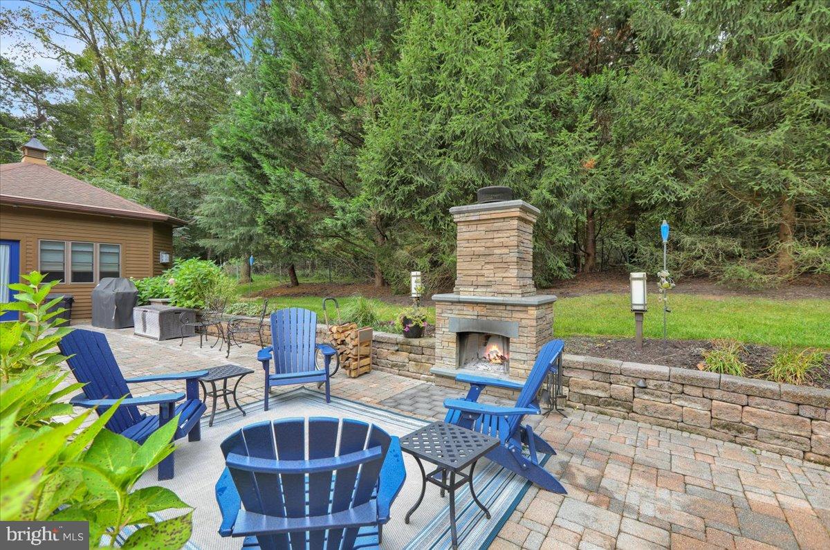 HESSIAN PINES - Residential