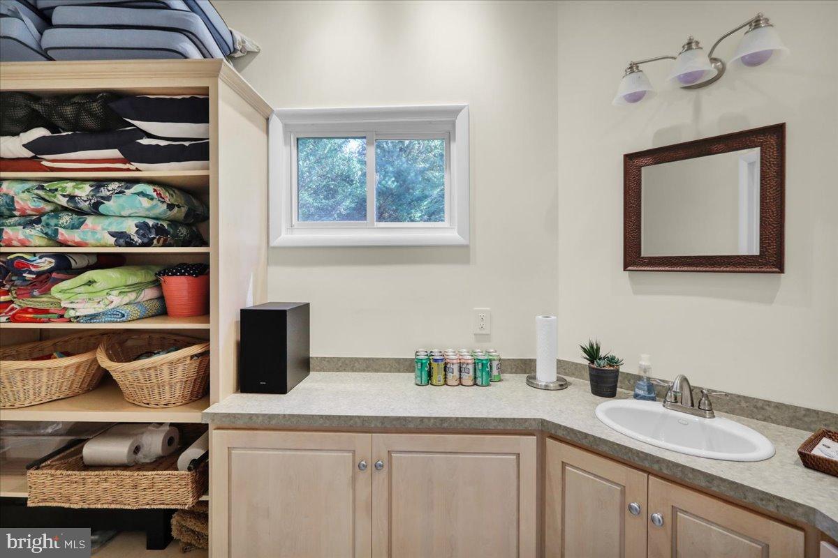 HESSIAN PINES - Residential