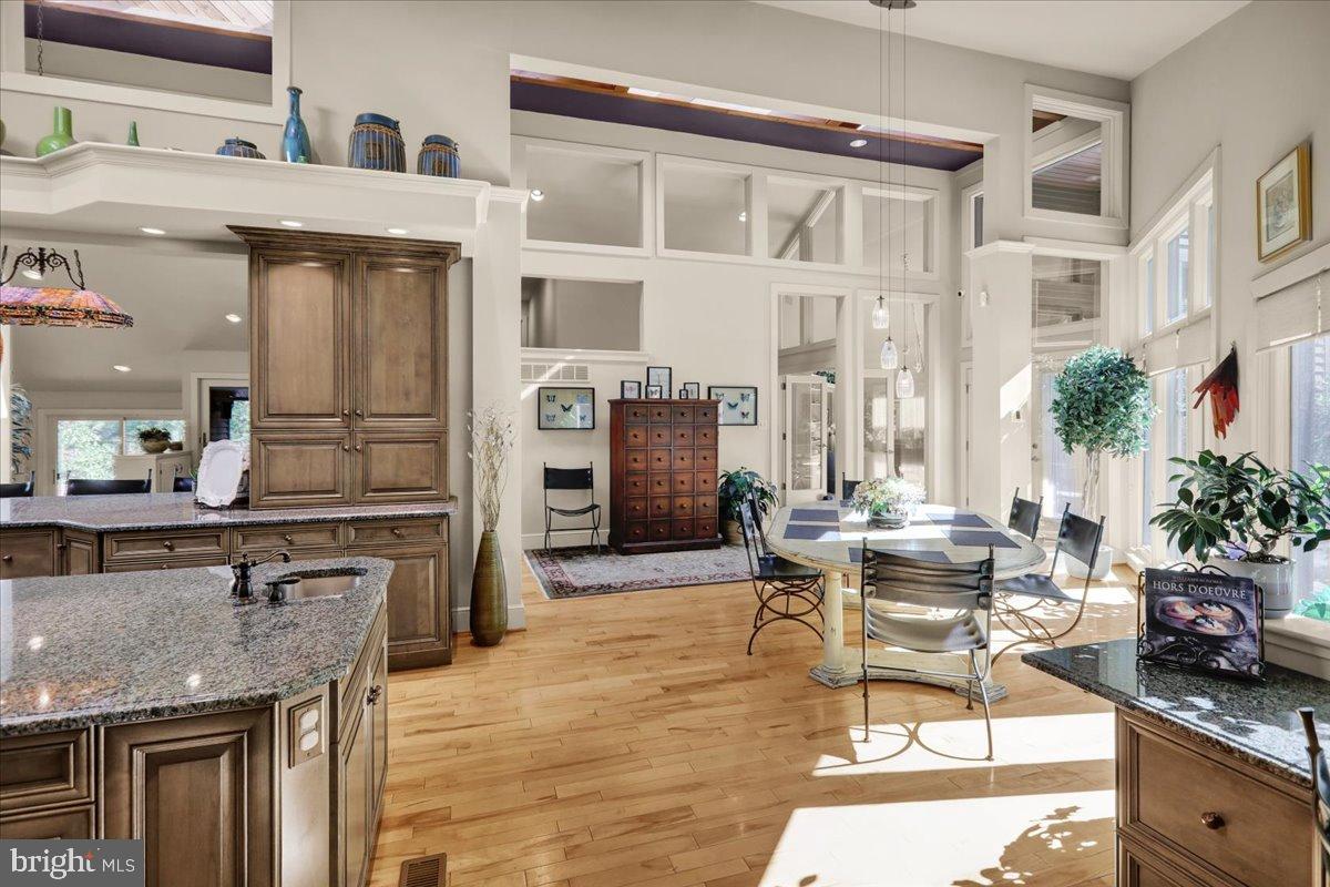 HESSIAN PINES - Residential