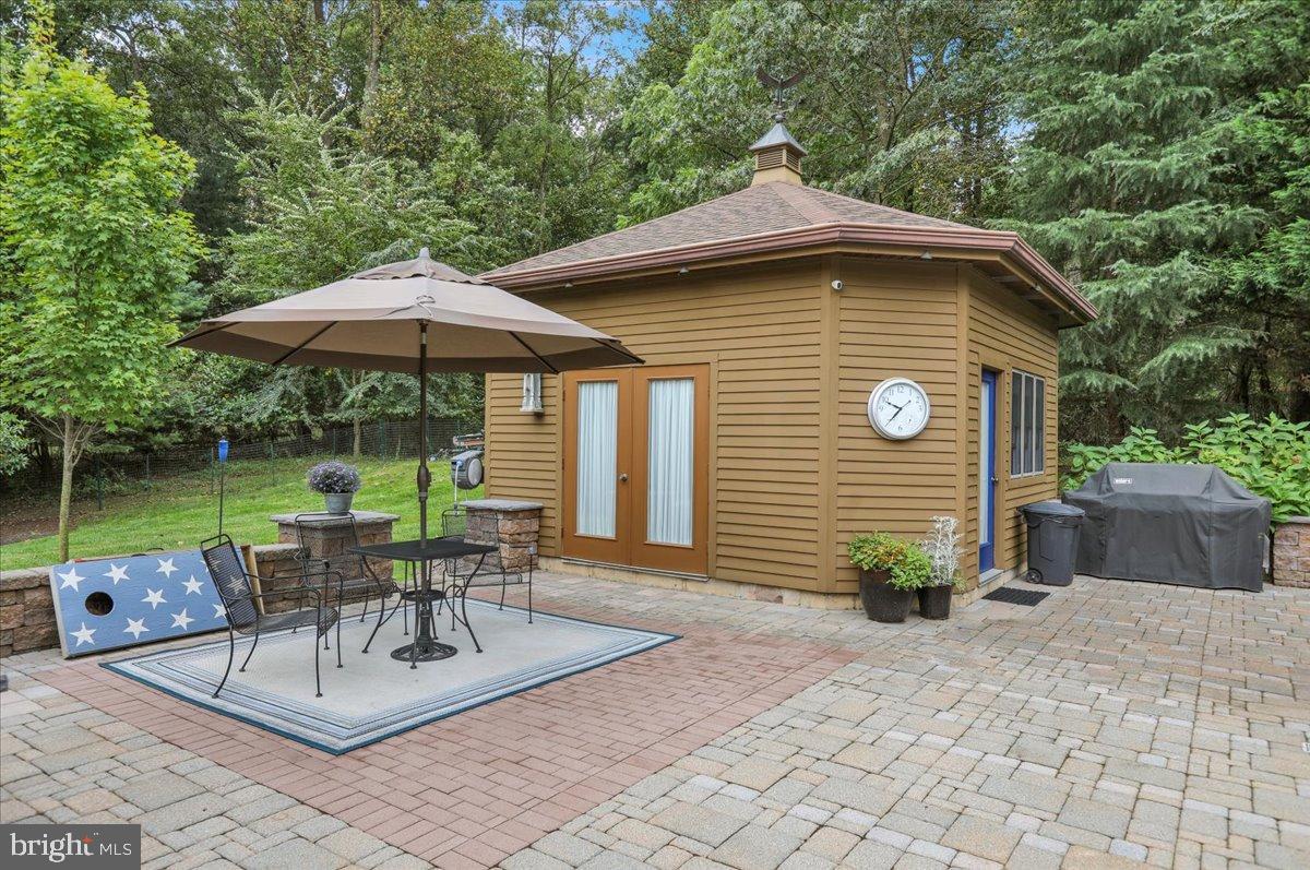 HESSIAN PINES - Residential