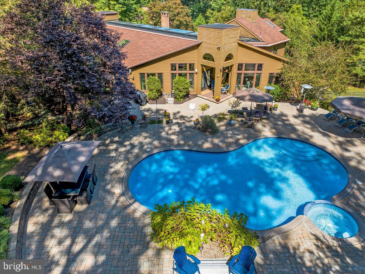 HESSIAN PINES - Residential