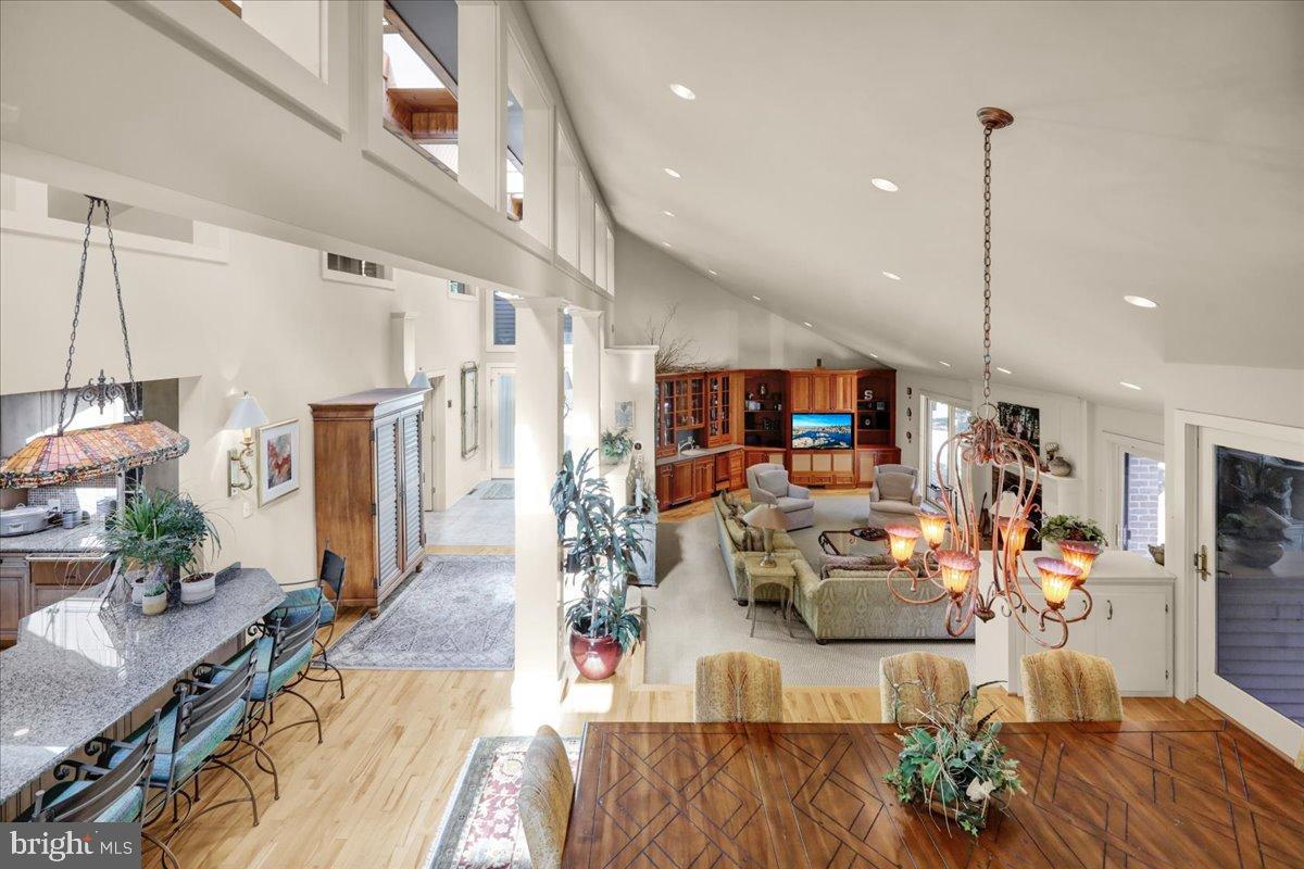 HESSIAN PINES - Residential