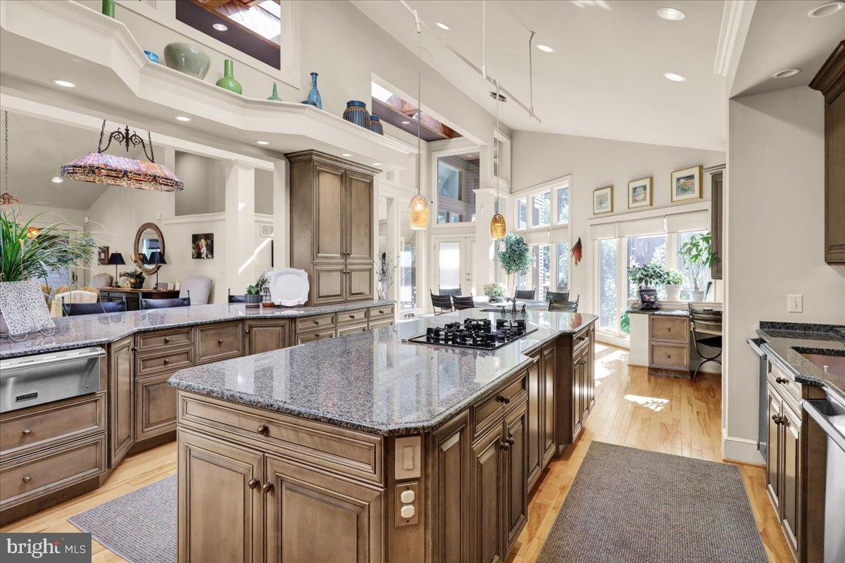 HESSIAN PINES - Residential