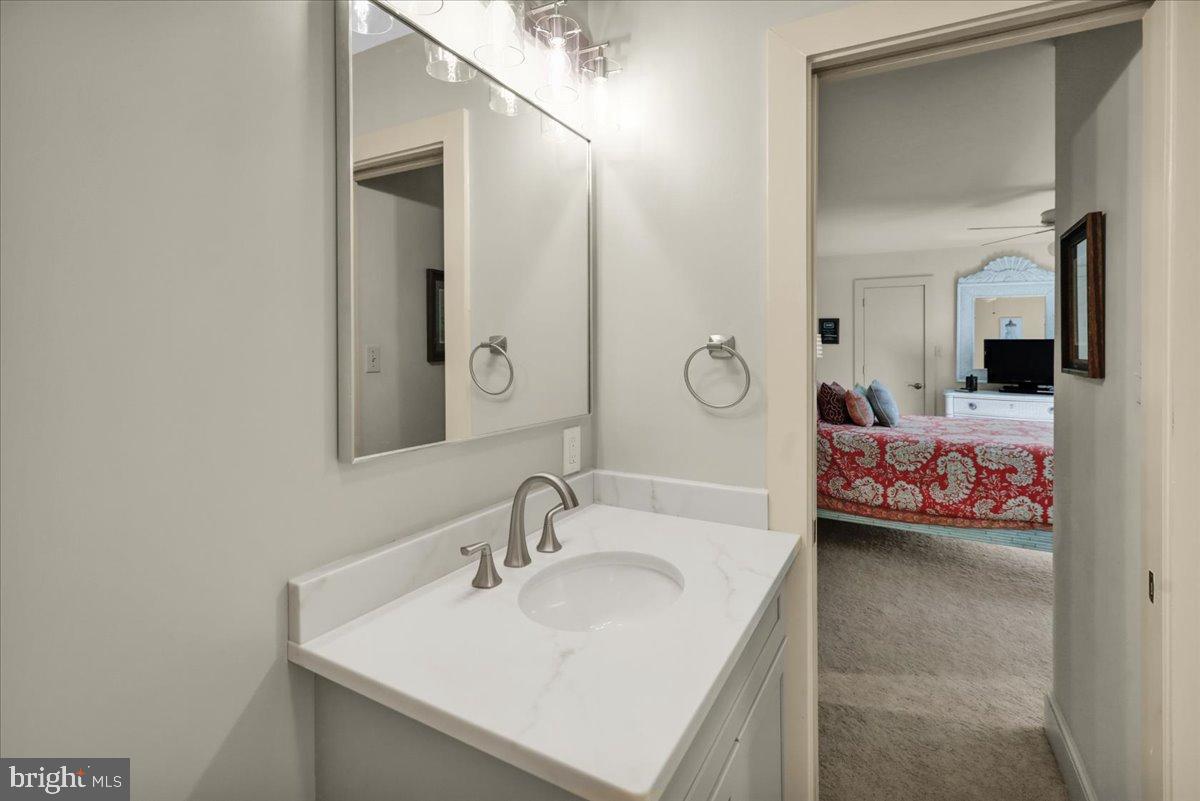 HESSIAN PINES - Residential