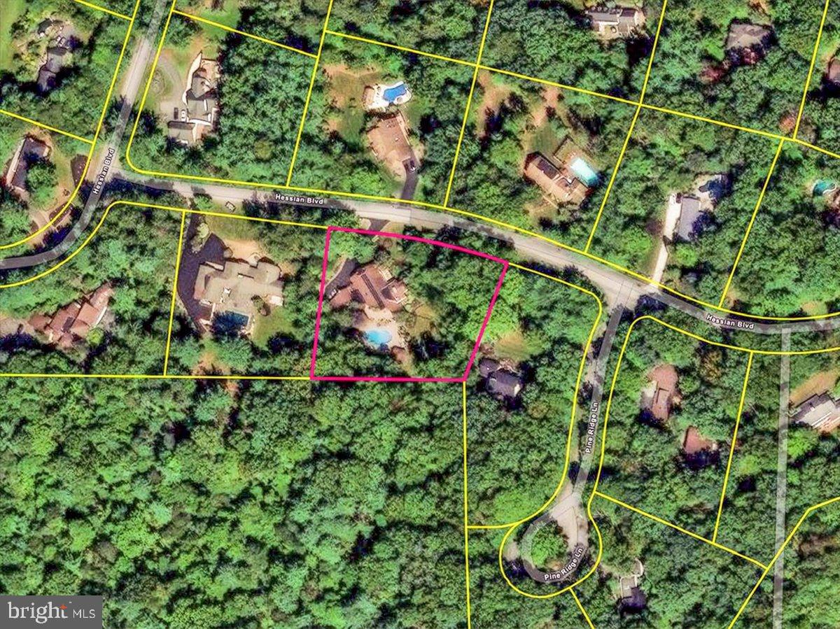 HESSIAN PINES - Residential