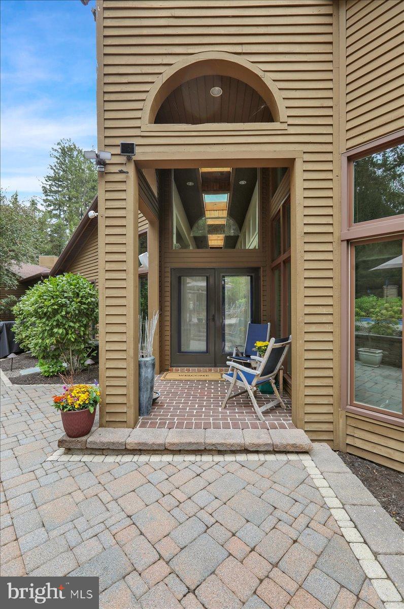 HESSIAN PINES - Residential