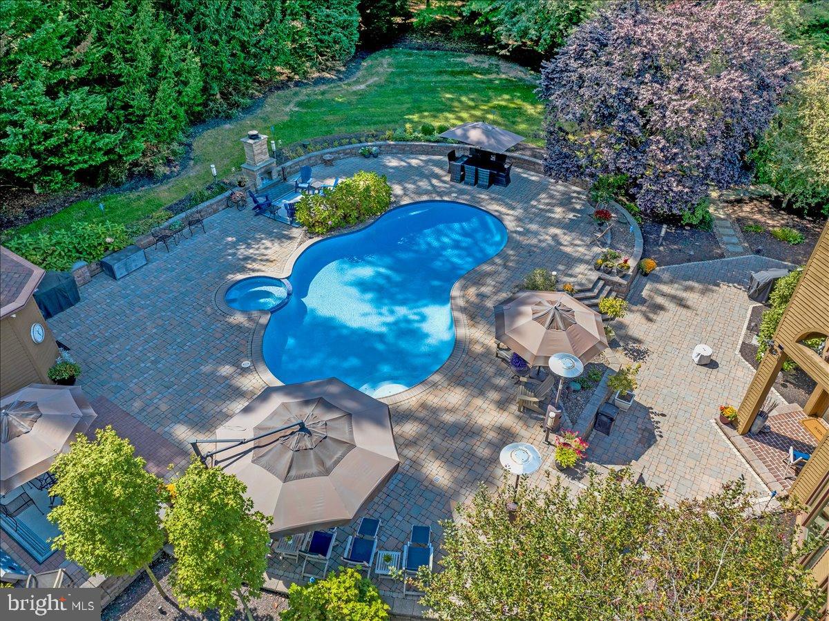 HESSIAN PINES - Residential