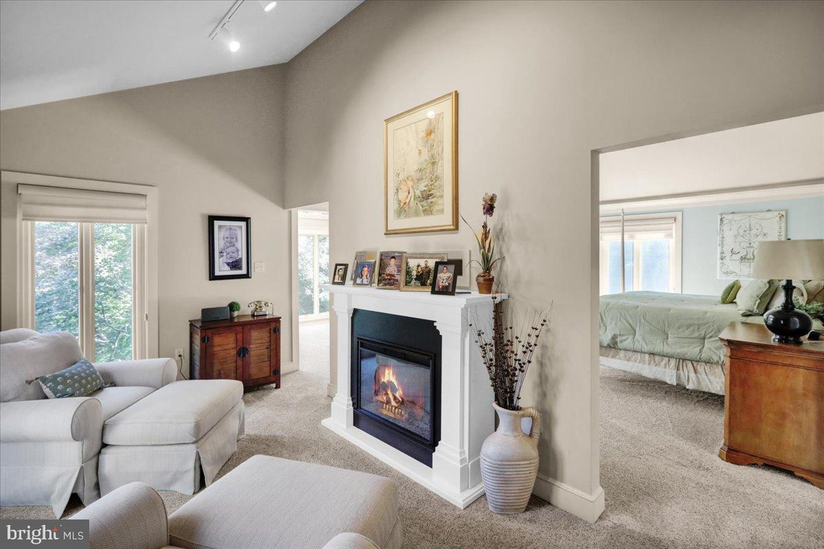 HESSIAN PINES - Residential