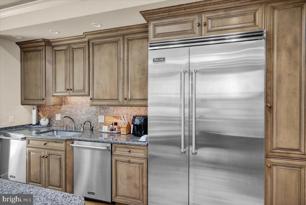 HESSIAN PINES - Residential