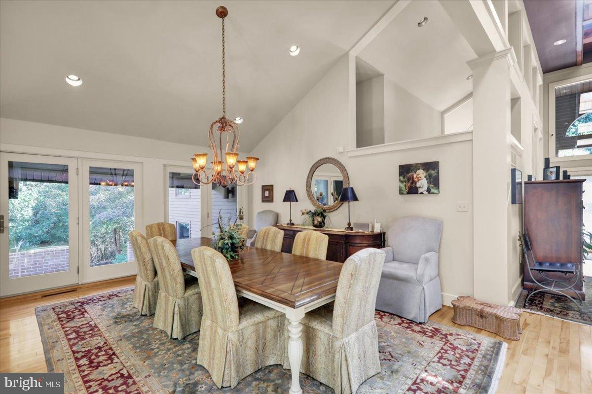 HESSIAN PINES - Residential