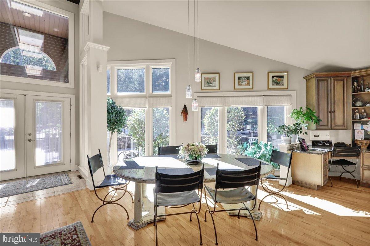 HESSIAN PINES - Residential