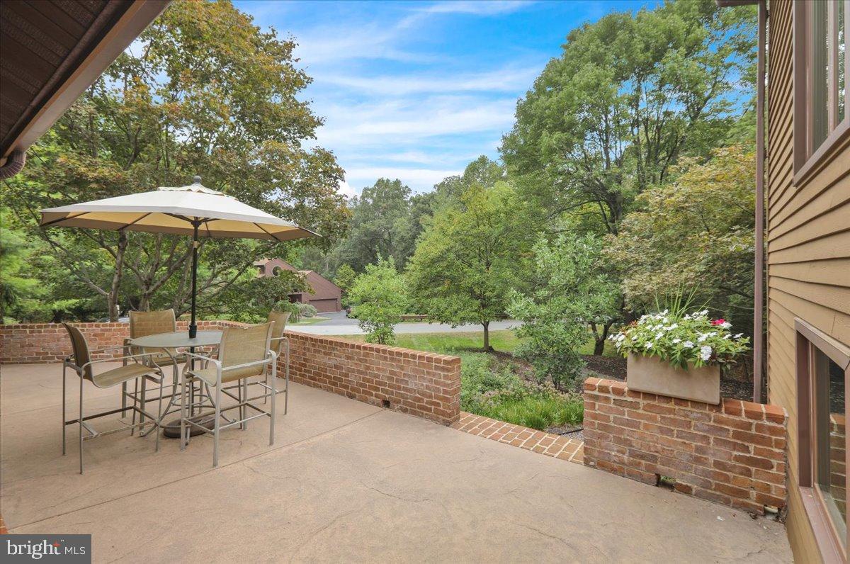 HESSIAN PINES - Residential