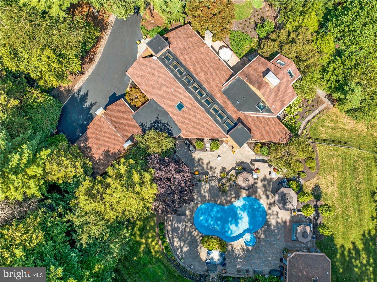 HESSIAN PINES - Residential