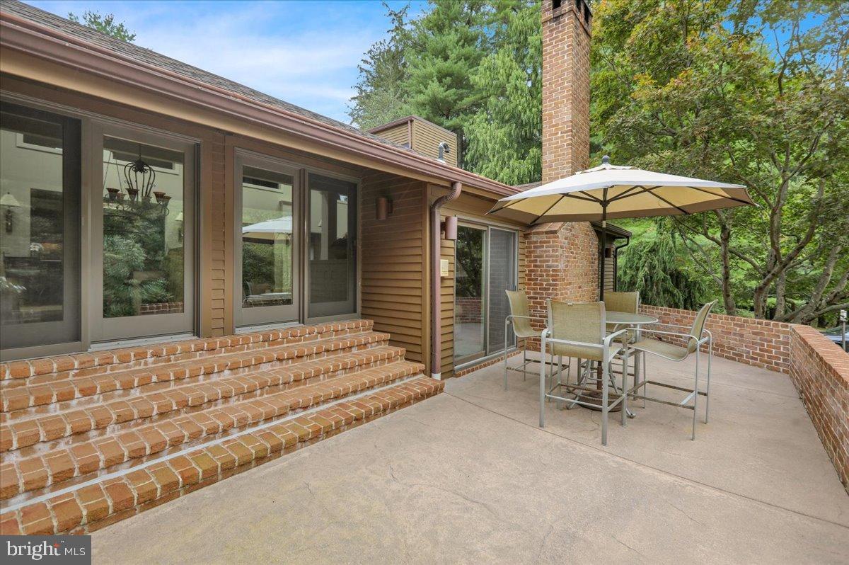 HESSIAN PINES - Residential