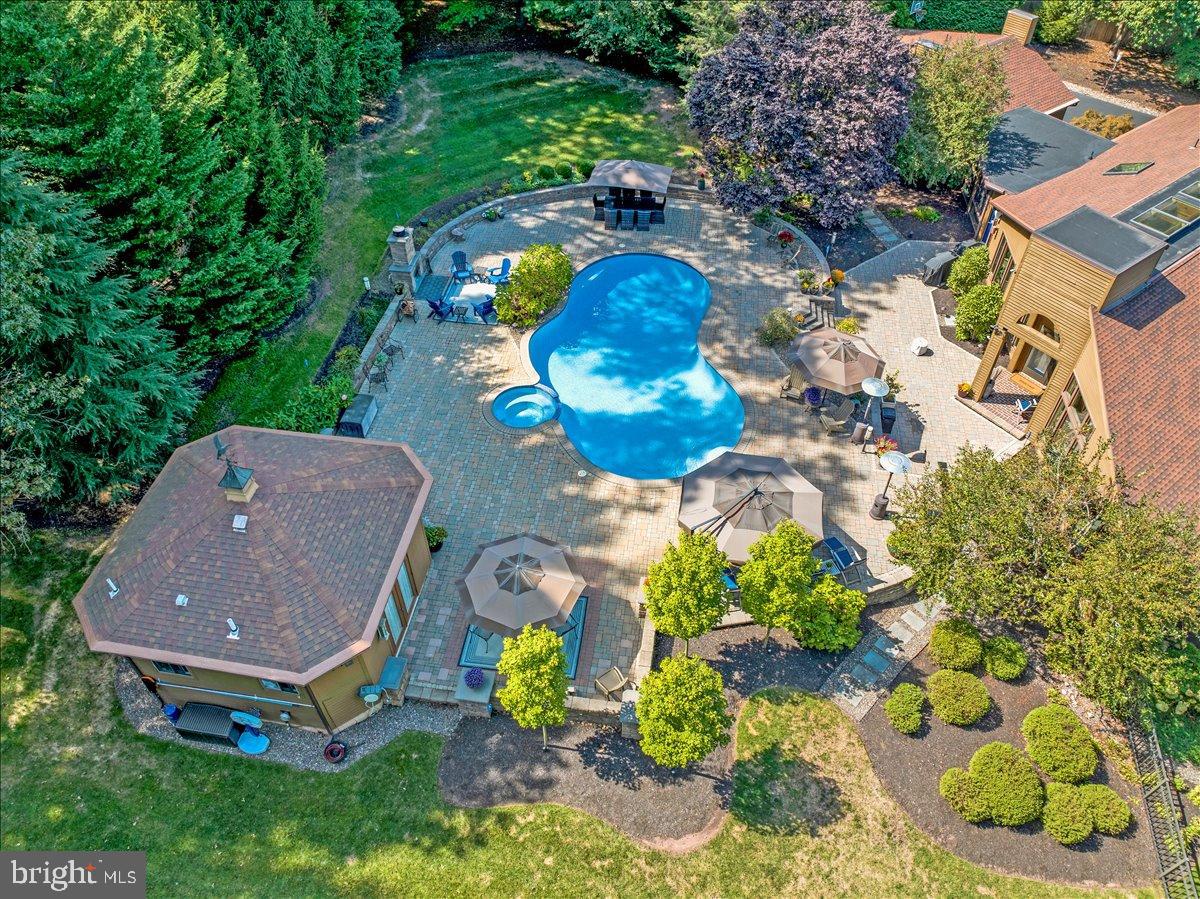 HESSIAN PINES - Residential