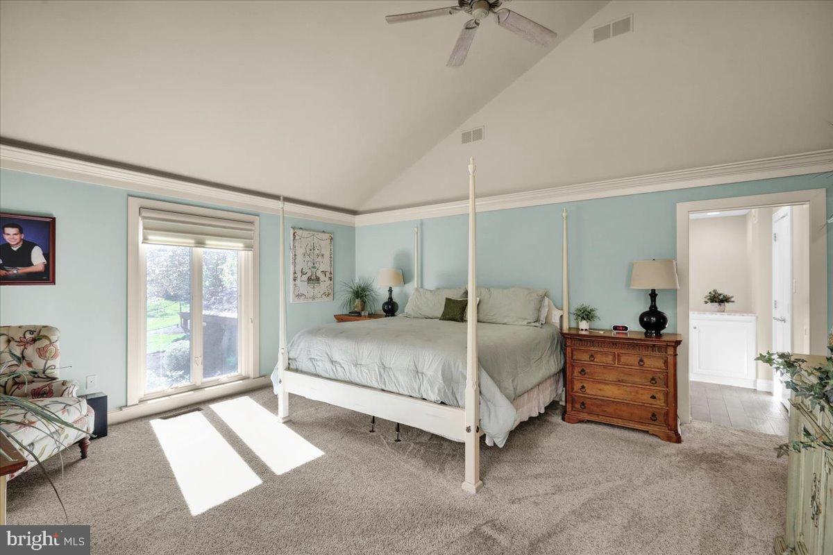 HESSIAN PINES - Residential