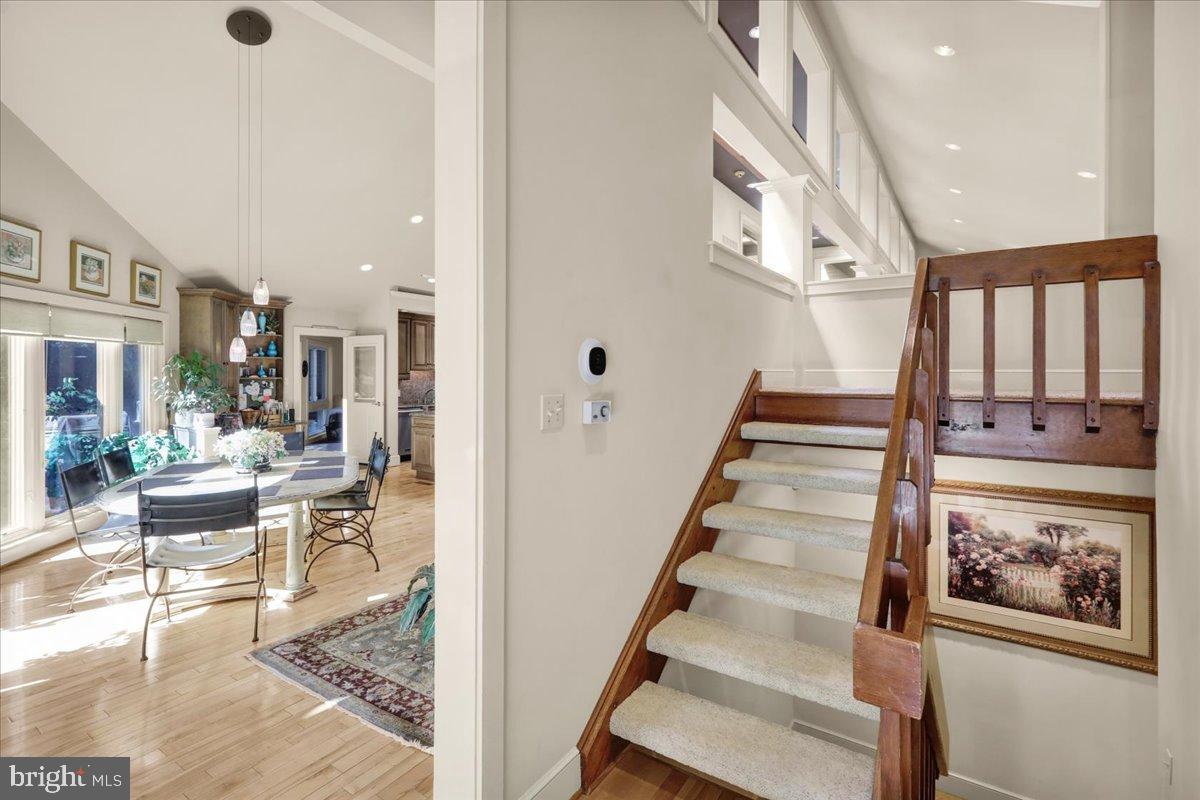 HESSIAN PINES - Residential