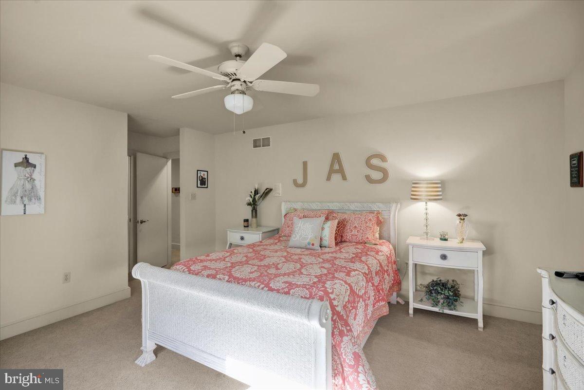 HESSIAN PINES - Residential