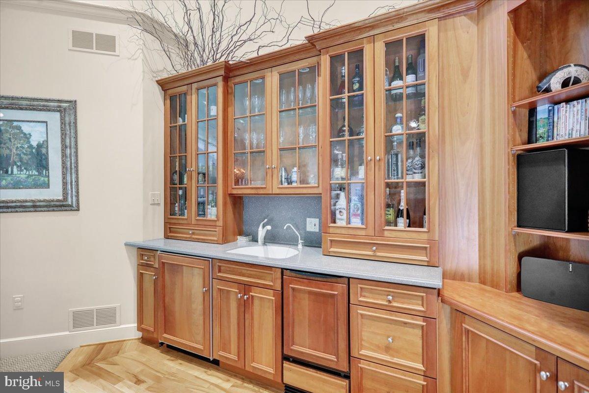 HESSIAN PINES - Residential