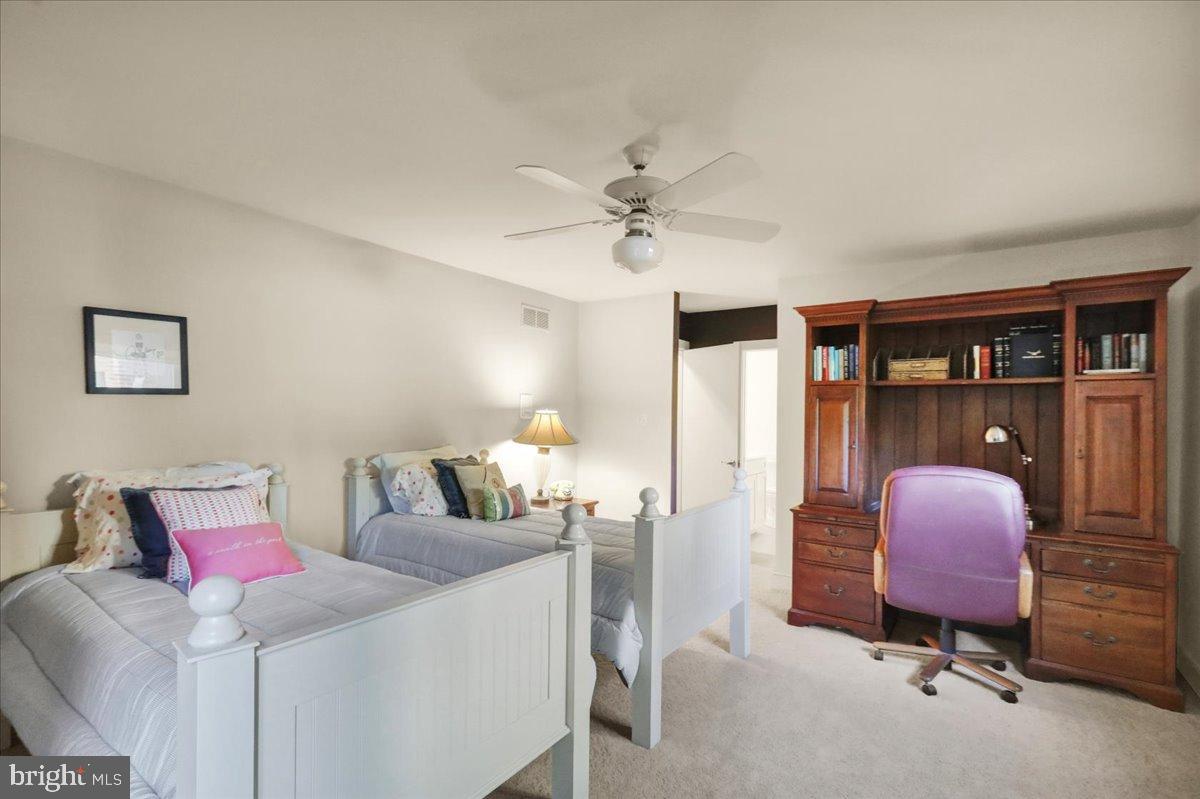 HESSIAN PINES - Residential