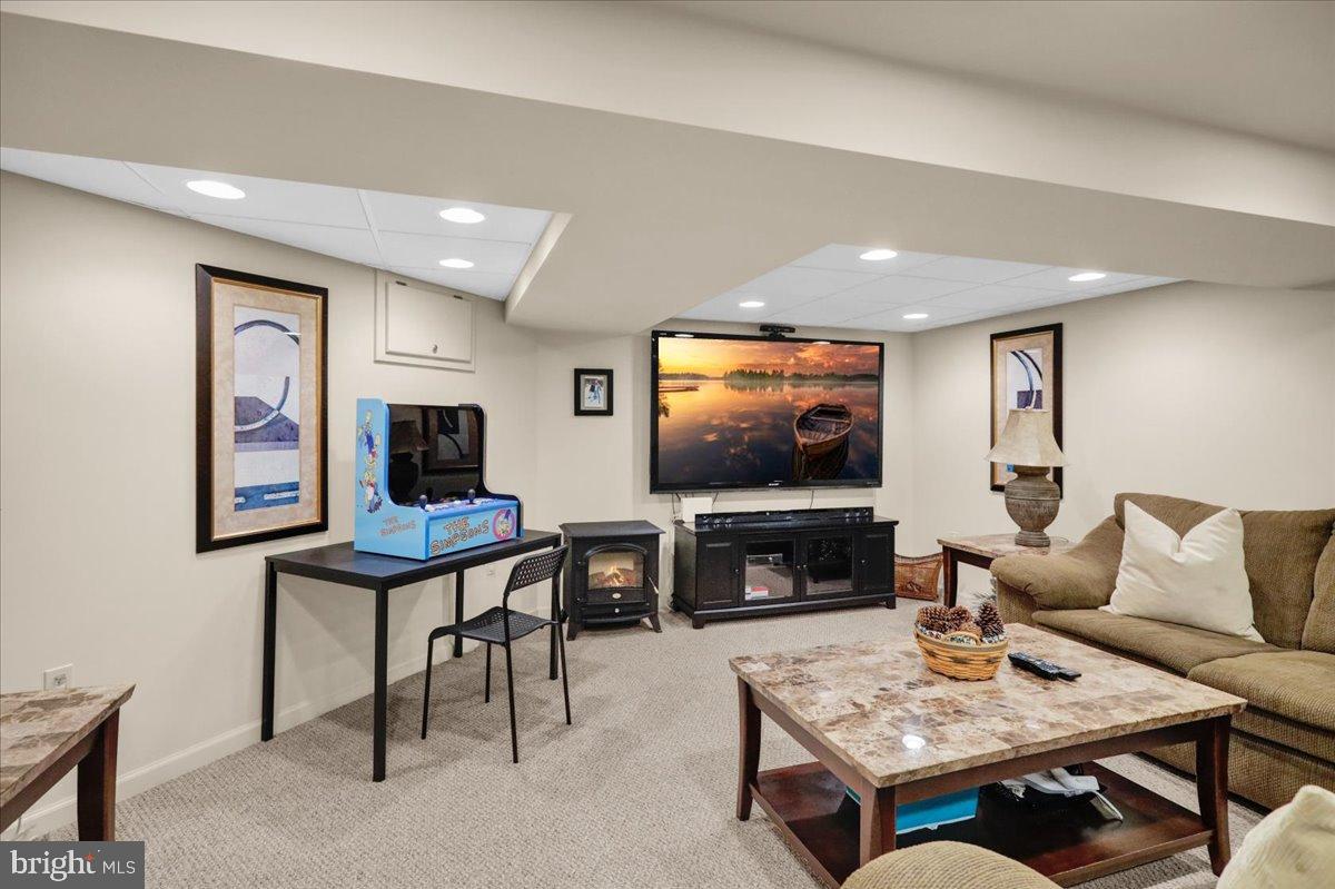 HESSIAN PINES - Residential