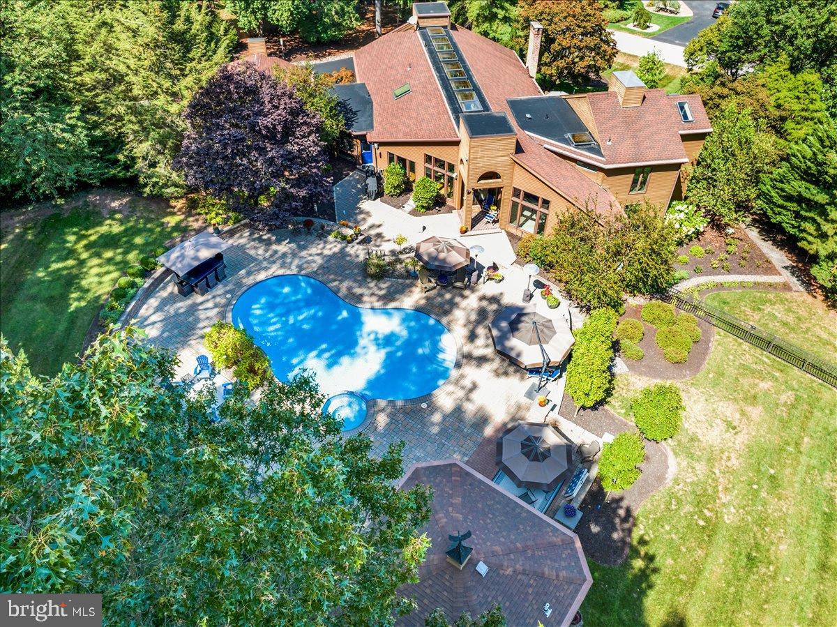 HESSIAN PINES - Residential