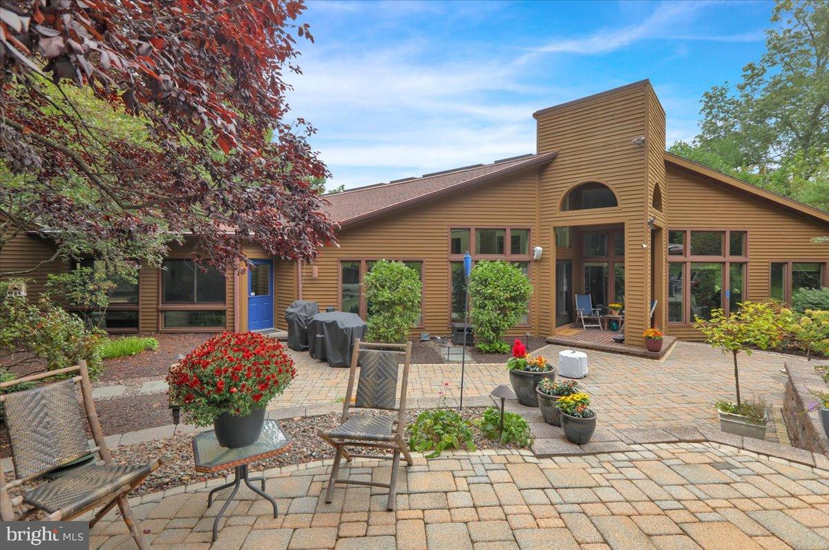 HESSIAN PINES - Residential