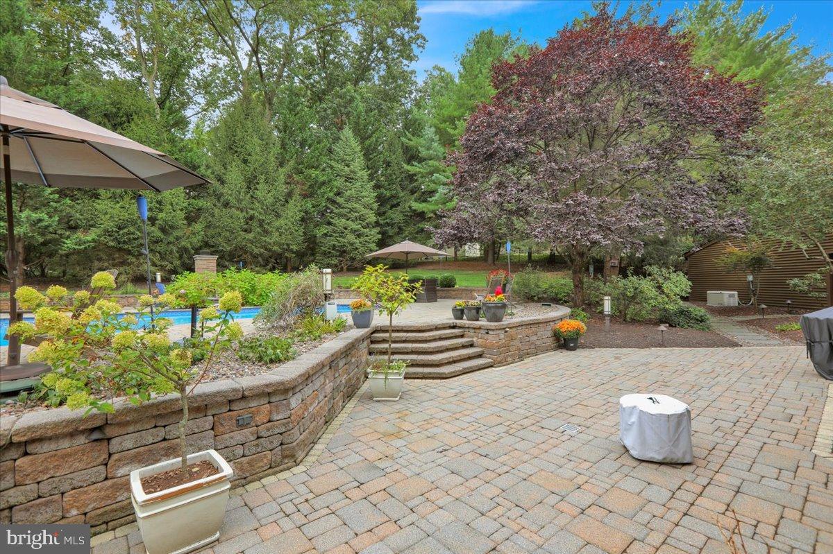 HESSIAN PINES - Residential