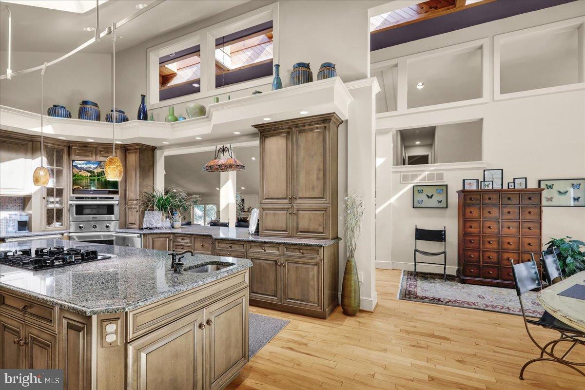 HESSIAN PINES - Residential