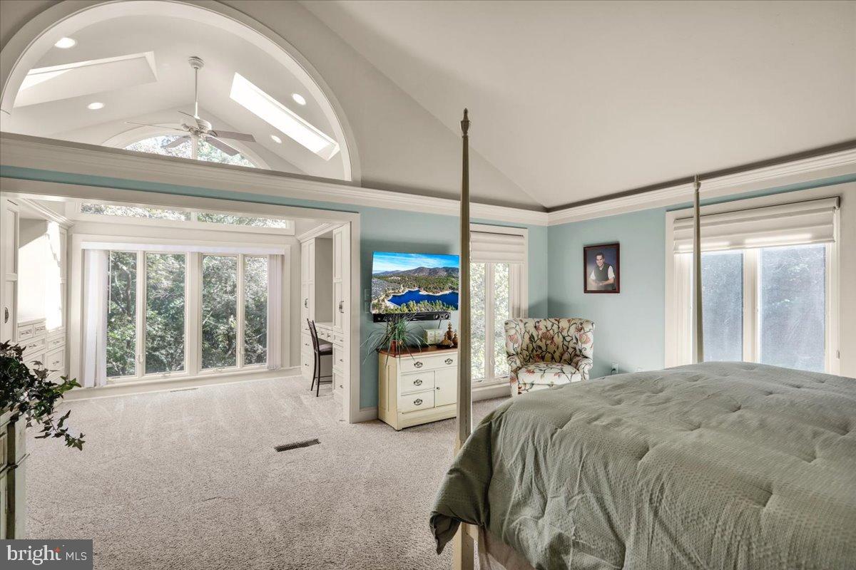 HESSIAN PINES - Residential