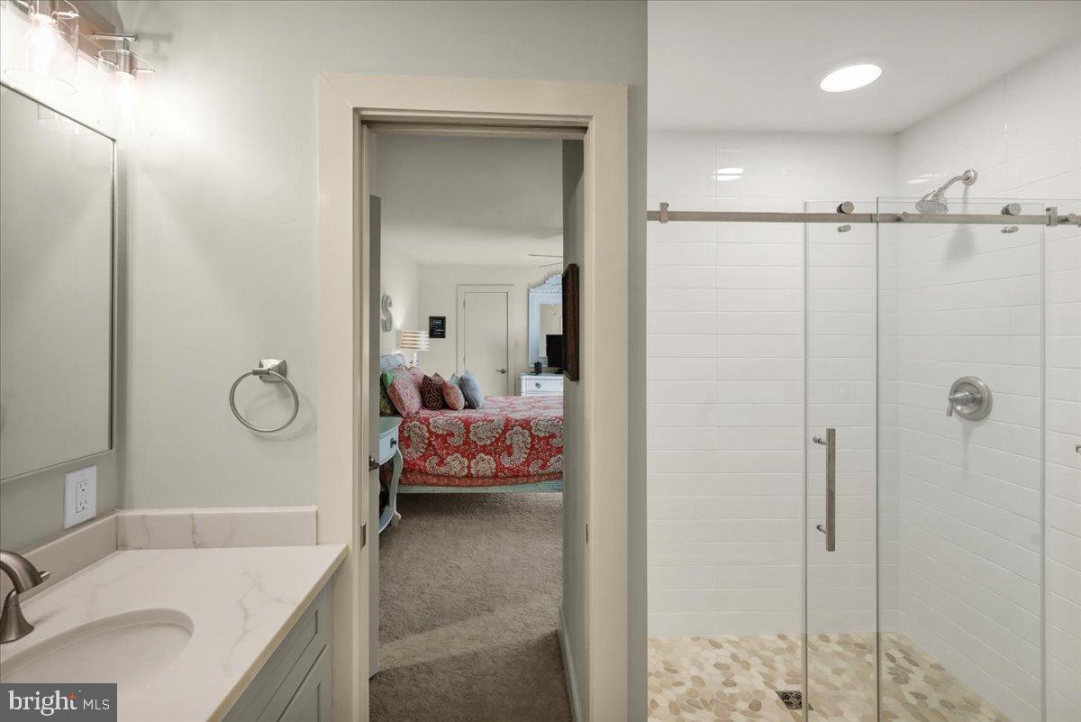 HESSIAN PINES - Residential