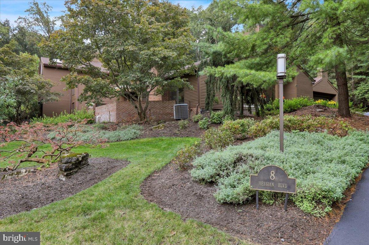 HESSIAN PINES - Residential