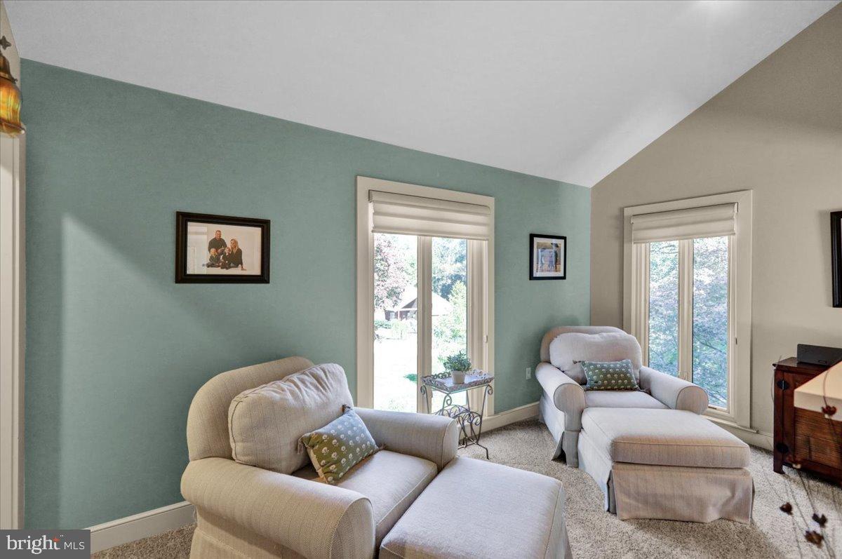 HESSIAN PINES - Residential