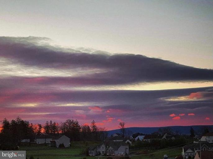 SPRUCE HILL ESTATES - Residential